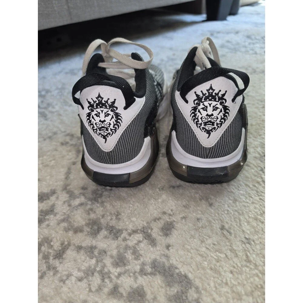 Nike LeBron Witness VII 7 White/Black/Metallic Silver Basketball Shoes Sz 9